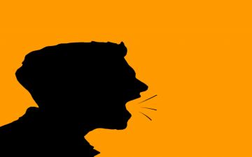 خطورة اللسان وضرورة الرقابة عليه